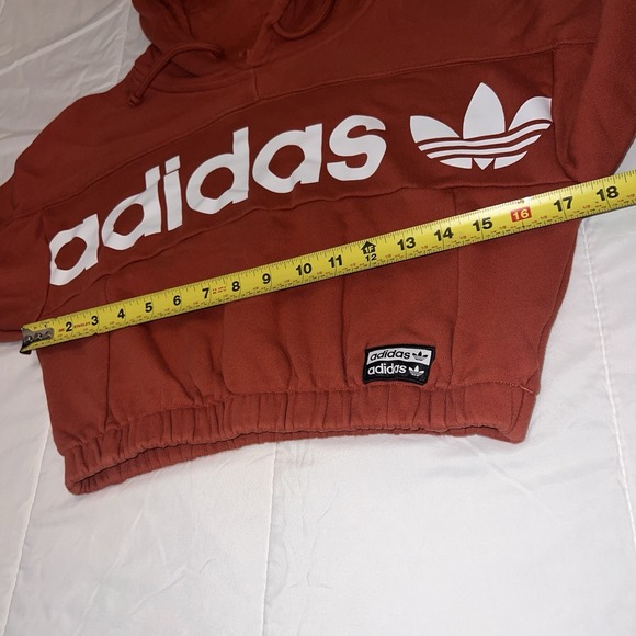 Retro streetwear vibes with this ADIDAS Cropped Hoodie Sweatshirt -Womens Small - Picture 6 of 7